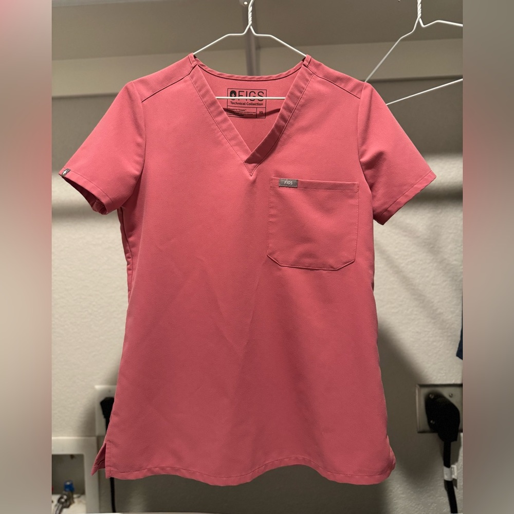 Women’s Figs Quartz scrub top XS